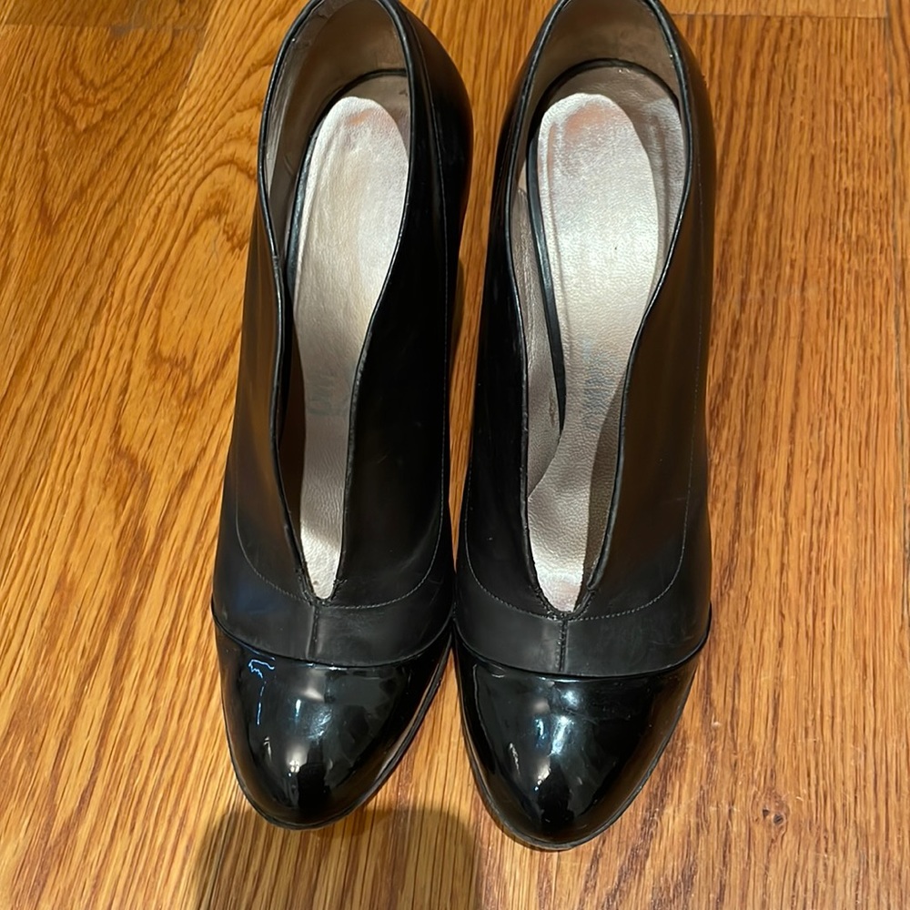 Ferragamo size 6.5 leather bootie